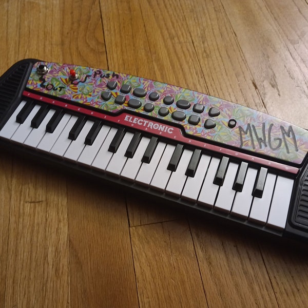 Circuit Bent Keyboard