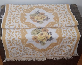Vintage Fashion Manor Bath Towel Set | 60s Retro Bath Towels | 60s Bathroom | MCM Towels | MCM home | MCM Bathroom | 70s Home | 70s Bathroom