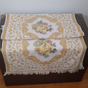 Vintage Fashion Manor Bath Towel Set | 60s Retro Bath Towels | 60s Bathroom | MCM Towels | MCM home | MCM Bathroom | 70s Home | 70s Bathroom