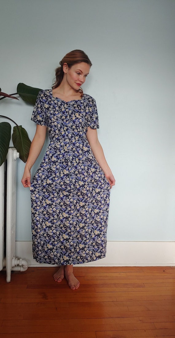 90s Floral Midi Dress | Vintage Navy Sweetheart A-