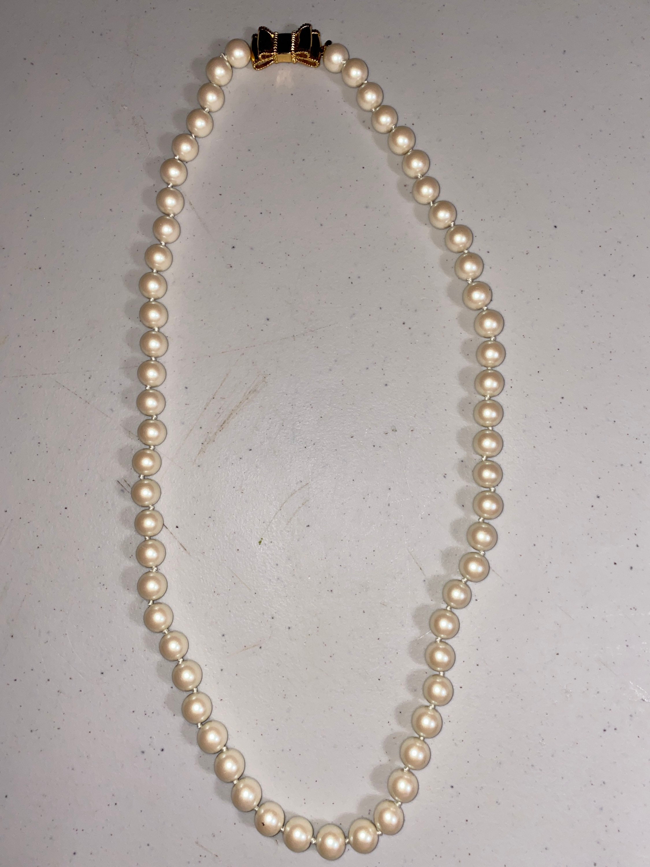 Faux Pearl Necklace With Gold Toned 