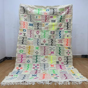 colorful kilim rug .handmade kilim rug .customizable kilim rug .wool kilim rug  .morocco made rug .berber kilim rug colorful berber rug