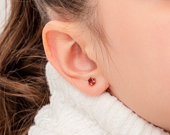 Pendientes de piedra de nacimiento personalizados para bebés o niños • Pendientes para niñas • Pendientes de piedras preciosas para princesitas