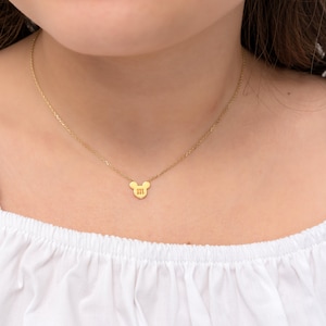 Colar Disney personalizado • Presente da mamãe • Colar fofo • Colar inicial do Mickey