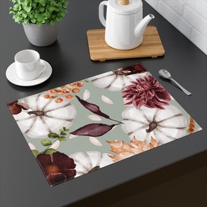 Vintage-Inspired Water Color Pumpkin Placemat , Fall Decor, Vintage Decor, Placemat 18"x24"