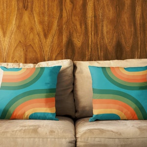 Retro Regenbogen Dekokissen, 1970er Jahre inspiriert, Mid-Century Modern, dekoratives Kissen, Blau 18 &quot;x 18&quot;
