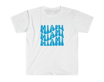 NEW!! Miami Marlins Baseball Team All Time Legends, Miami City Skyline  T-Shirt