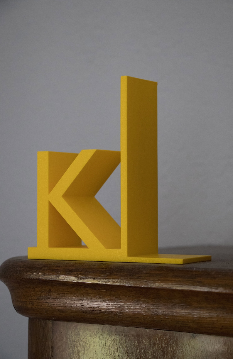 Buchstütze für Bücherregal mit Buchstaben und Zahlen / Bookend personalisierbar aus dem 3D-Drucker Preis je Buchstütze Bild 1