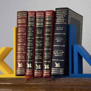 Buchstütze für Bücherregal mit Buchstaben und Zahlen / Bookend personalisierbar aus dem 3D-Drucker Preis je Buchstütze Bild 3