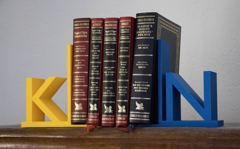 Buchstütze für Bücherregal mit Buchstaben und Zahlen / Bookend personalisierbar aus dem 3D-Drucker Preis je Buchstütze Bild 3