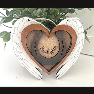 馬の天使の羽の飾り SVG、馬の記念碑 SVG、馬を偲んで、馬の飾り SVG、Glowforge レーザーカット ファイル SVG