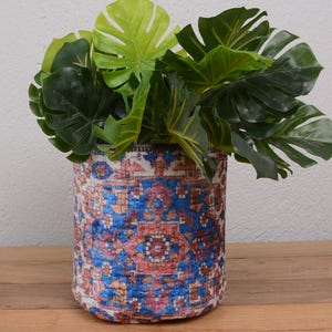 Orientaliskt blått krukskydd, bohemiskt krukfodral med rött motiv, dekorativ vintage-stil växtkorg för inomhusinredning