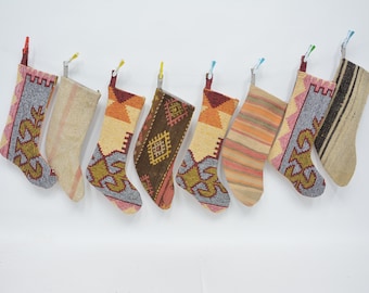 Bella calza tradizionale Kilim, calza decorativa, calzini di Babbo Natale decorati per caminetti, calze tessute a mano, calze vintage, calze di Natale,