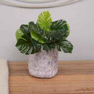 Ljusrosa Kelim-krukköverdrag 12,5 x 15,5 cm – Handgjort tygöverdrag för kruka, mjuk pastellfärgad vintagekorg -