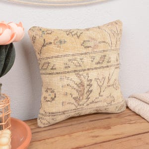 Vintage Pillow, Ethnical Kilim Rug Pillow, 12x12 Kilim Pillow, Vintage Kilim Throw Pillow, Beige Pillow Cover, Hand Knotted Pillow,