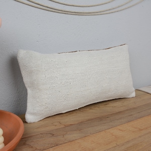 Vintage Kilim Throw Pillow, Turkish Pillow, 10x20 Turkish Kilim Pillow, Pillow for Sofa, White Pillow, Turkish Lumbar Pillow, Hemp Pillow,