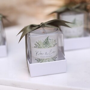 Candela con tazza di vetro monogramma personalizzata, candela con nome personalizzato, candela nuziale unica, candela da damigella d'onore personalizzata