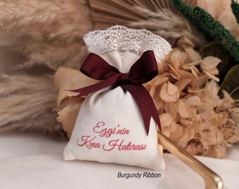 Handmade Lavender Sachets: French Dried Flower Wedding Favor