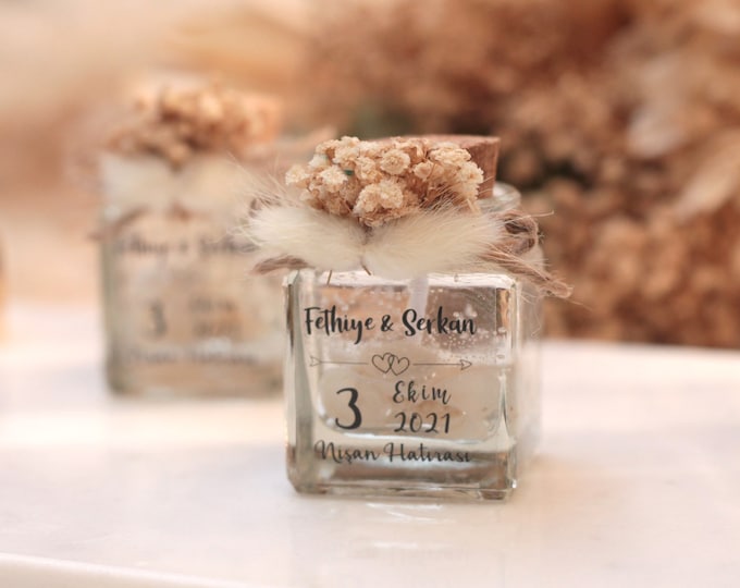 Custom Wedding Favors Candle with Seashell, Bridal Shower Favors, Unique Candle for Wedding, Bulk Engagement Candle, Bridesmaid Candle