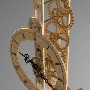 Puede incluir: Un reloj de madera con una gran esfera redonda y números romanos. El reloj tiene un complejo sistema de engranajes y un péndulo. El reloj está hecho de madera clara y tiene una base dorada.