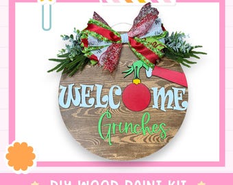 DIY Welcome Grinches Door Hanger | Christmas Round Door Sign | Holiday Porch Decor