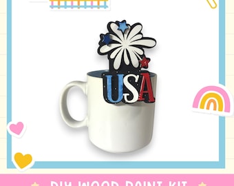 Funda para taza con diseño patriótico de fuegos artificiales de EE. UU. (hazlo tú mismo): decoración para cafetería del 4 de julio.