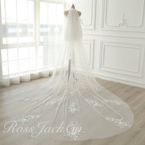 Elegant Embroidered 3D Flower Wedding Veil, Bridal Veil Lace Floral, 2 Tier 137&quot; Ivory Long Veil With Blusher, Veil Cathedral With Comb