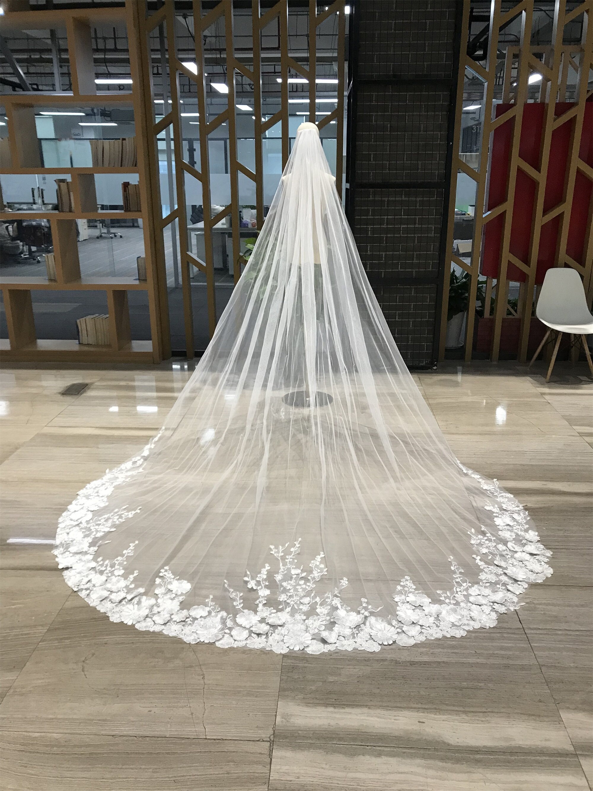 Elegant White Veil with Swarovski NWT Sparkly-Cathedral-Veil-with-  main image 3