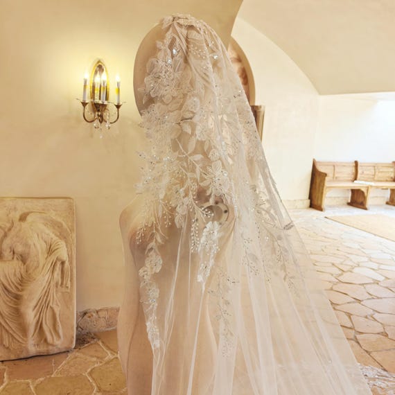 Mantilla Veil With Fairy Beaded Flower, Elegant Mantilla  display picture 1