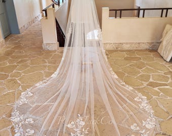 Sequins Peony Flower Wedding Veil, Bridal Veil With Peony Lace Floral, Veil Cathedral with Comb, Veil Flora, Veil Vintage