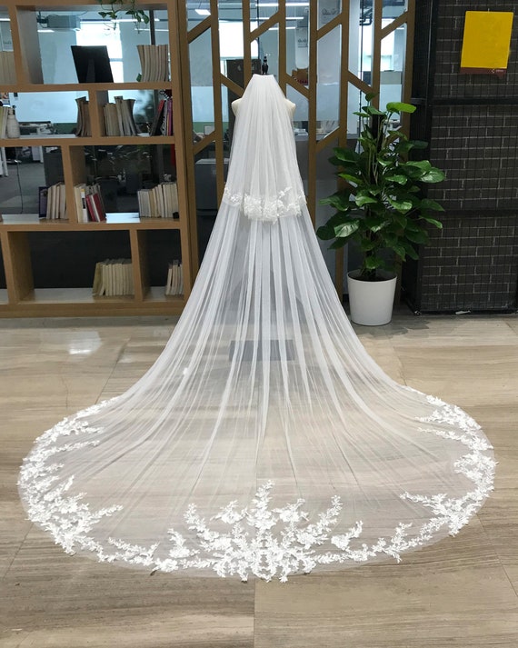 Elegant Embroidered Peony Flower Wedding Veil, Bridal Veil Lace Floral, 2 Tier 137" Ivory Long Veil With Blusher, Veil Cathedral With Comb