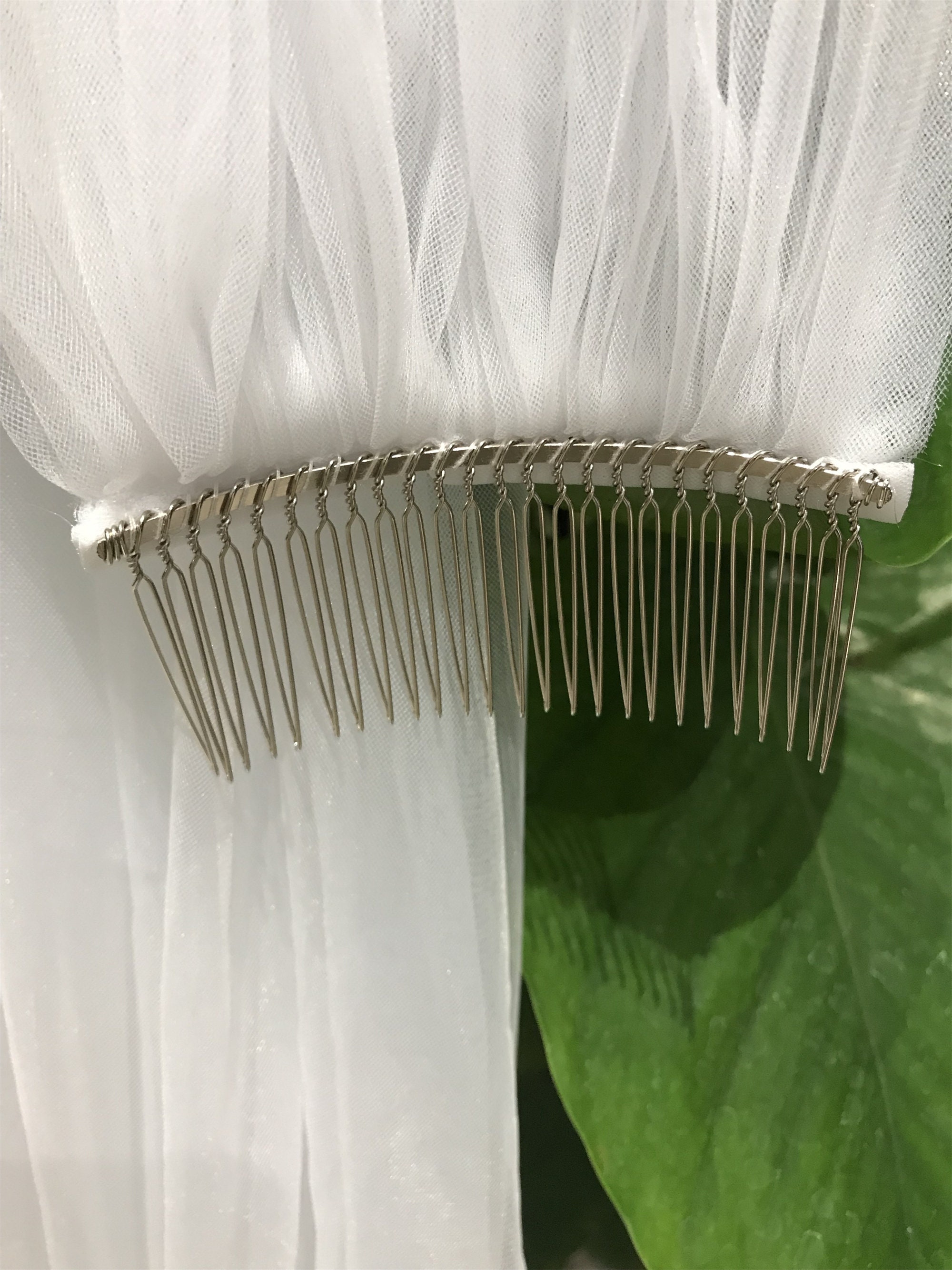 3D Golden Thread Petal, Embroidered Flower Beads Wedding Veil 3d Floral Veil Cathedral Wedding Veil Scattered Flower  main image 2