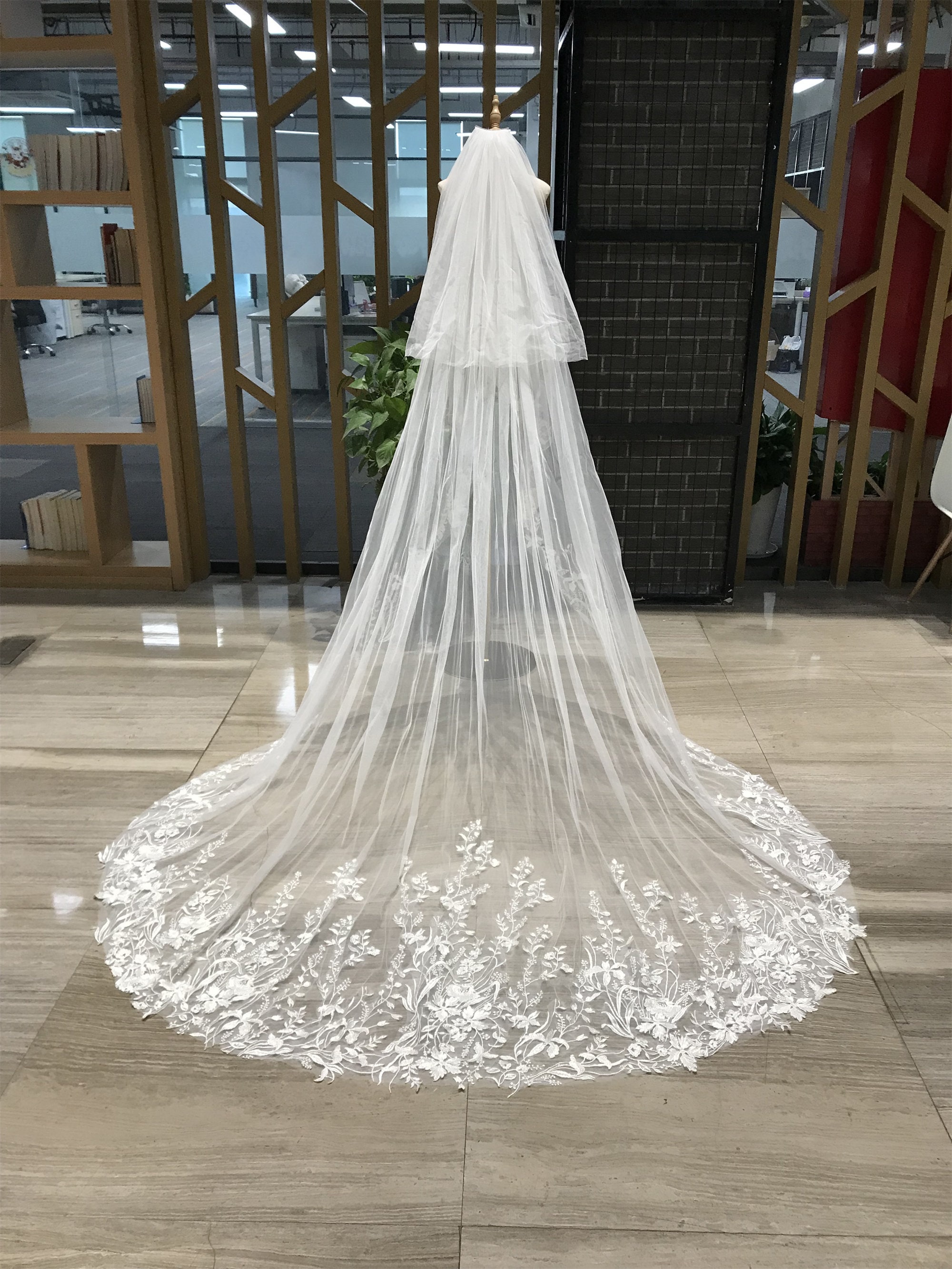 Fair Wildflower Bridal Veil, Elegant Wedding Veil With Lace Plants