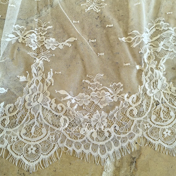 Chantilly Lace Mantilla Veil, Eyelash Lace Wedding Veil, Fairy Mantilla Veil Chantilly Lace, Veil Cathedral, Bridal Headpiece