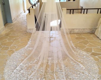 Dandelion And Wildflower Veil, Bridal Veil with Dandelion Lace Applique, Veil Dandelion Cathedral Length Hand Made