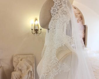 Vintage Thick Lace Mantilla Veil, Elegant Flower Bridal Hair Piece, Veil Chapel Ivory Color Customizable