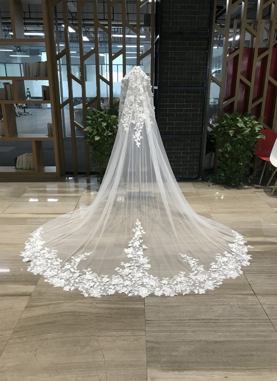 Mantilla Veil Bridal Pearl 3D Scattered Florals, Floral Lace  display picture 2