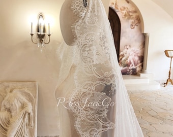 Fairy Wide Chantilly Lace Mantilla Veil, Eyelash Lace Wedding Veil with Comb, Veil Cathedral, Bridal Headpiece