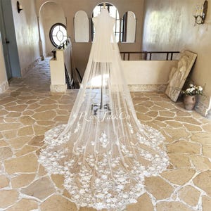Scalloped Beaded 3d Flower Veil Unique Scallop Shape Veil Handmade Floral Veil Wedding Veil Cathedral Veil Flower