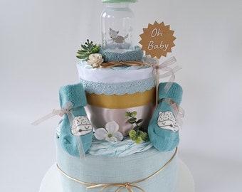 Gâteau de couches avec mousseline, neutre, chaussettes bébé, biberon bébé, cadeau naissance / baby shower