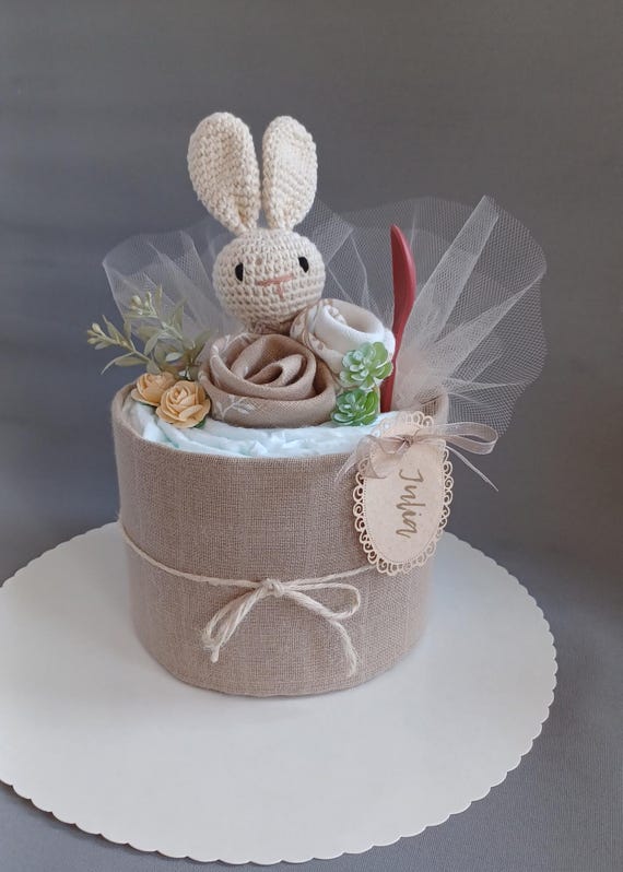 Mini Windeltorte mit Name, Personalisiertes Babygeschenk zur Geburt und Taufe, Windelgeschenk Unisex mit Mulltuch + NIP Löffel, Babyparty