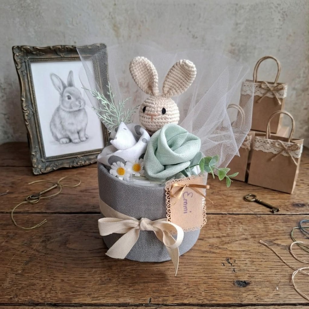 Small Diaper Cake for Newborns – Baby Shower Gift Set – Mini Diaper ...
