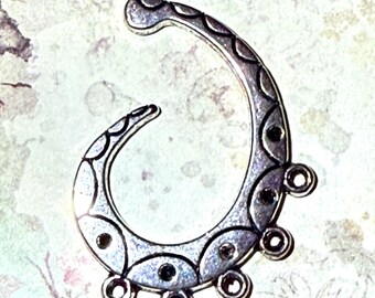 Antiqued Silver Tone Hook Pendant: 5-Loop Connector, 43x30mm
