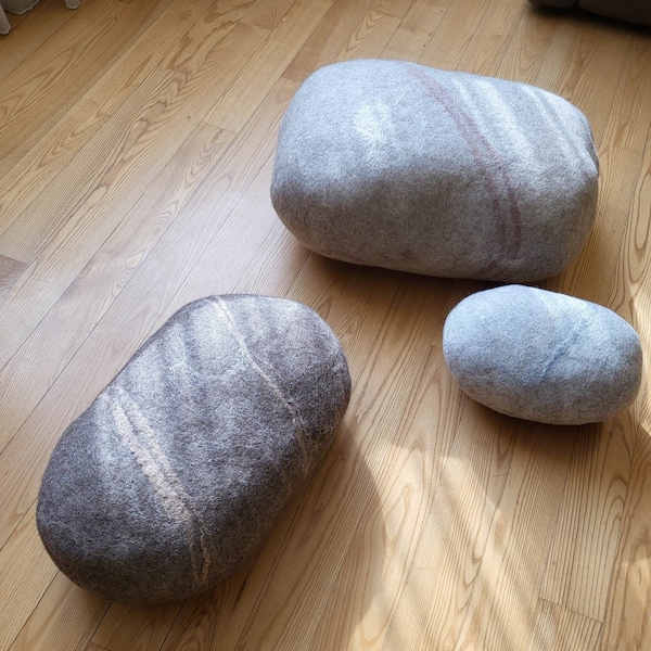 Laine feutrée pierre/ poufs/ pouf/ oreillers en feutre/ galets en feutre/ galets comme coussin de sol/ idées de chambre/ coussin de méditation 50 cm/19 pouces