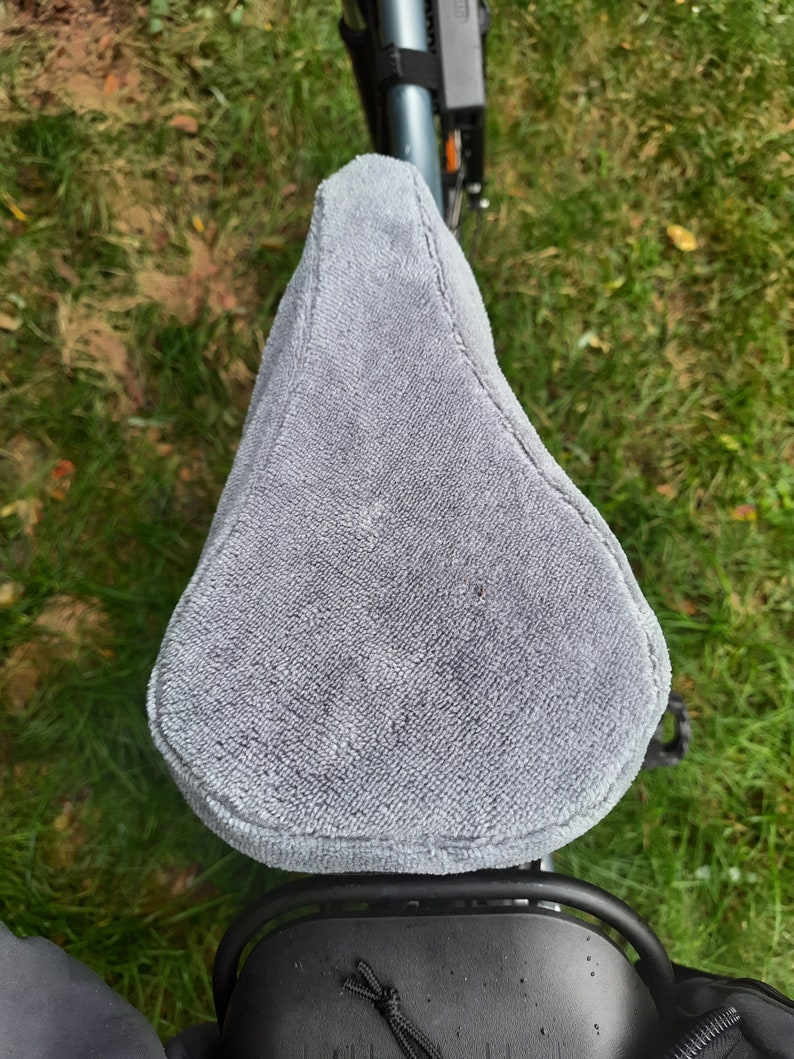 Couvre-selle d'été pour vélo en tissu éponge de bambou gris foncé image 1