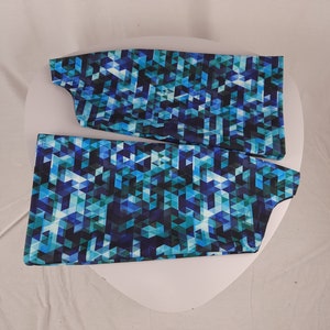 Warm, waterproof bike sleeves and saddle covers in blue tones image 5