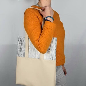 Sac porté épaule en simili cuir ivoire avec anneau sécurisé pour vos clés