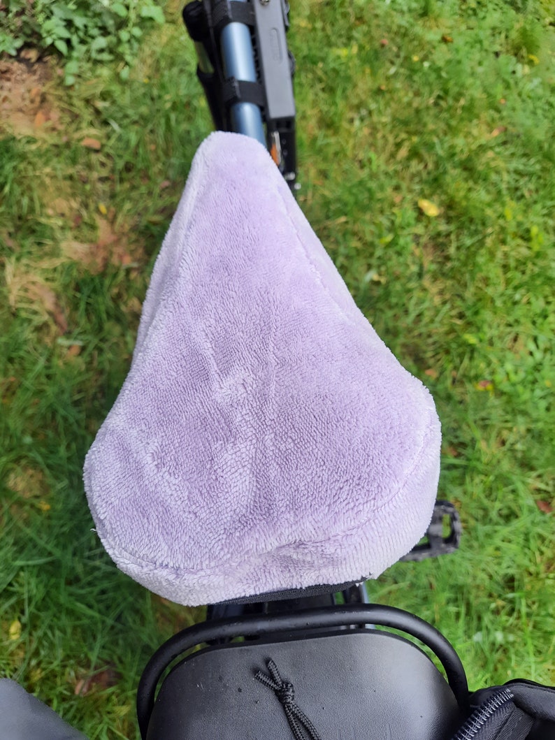 Couvre-selle d'été pour vélo en tissu éponge de bambou mauve image 3