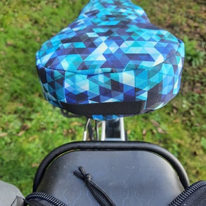 Warm, waterproof bike sleeves and saddle covers in blue tones image 8
