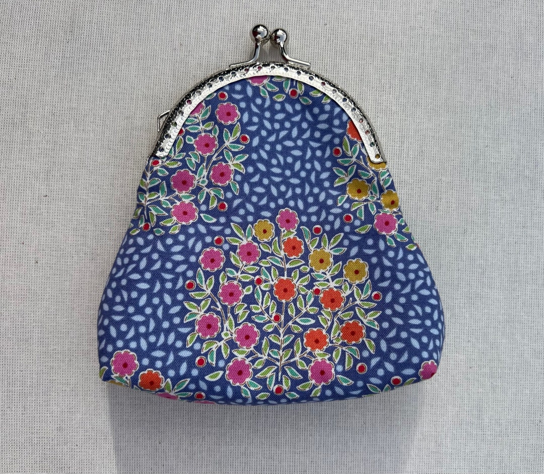 Vintage Style Clasp Purse/tilda Pie in the Sky/kiss Clasp Coin Purse